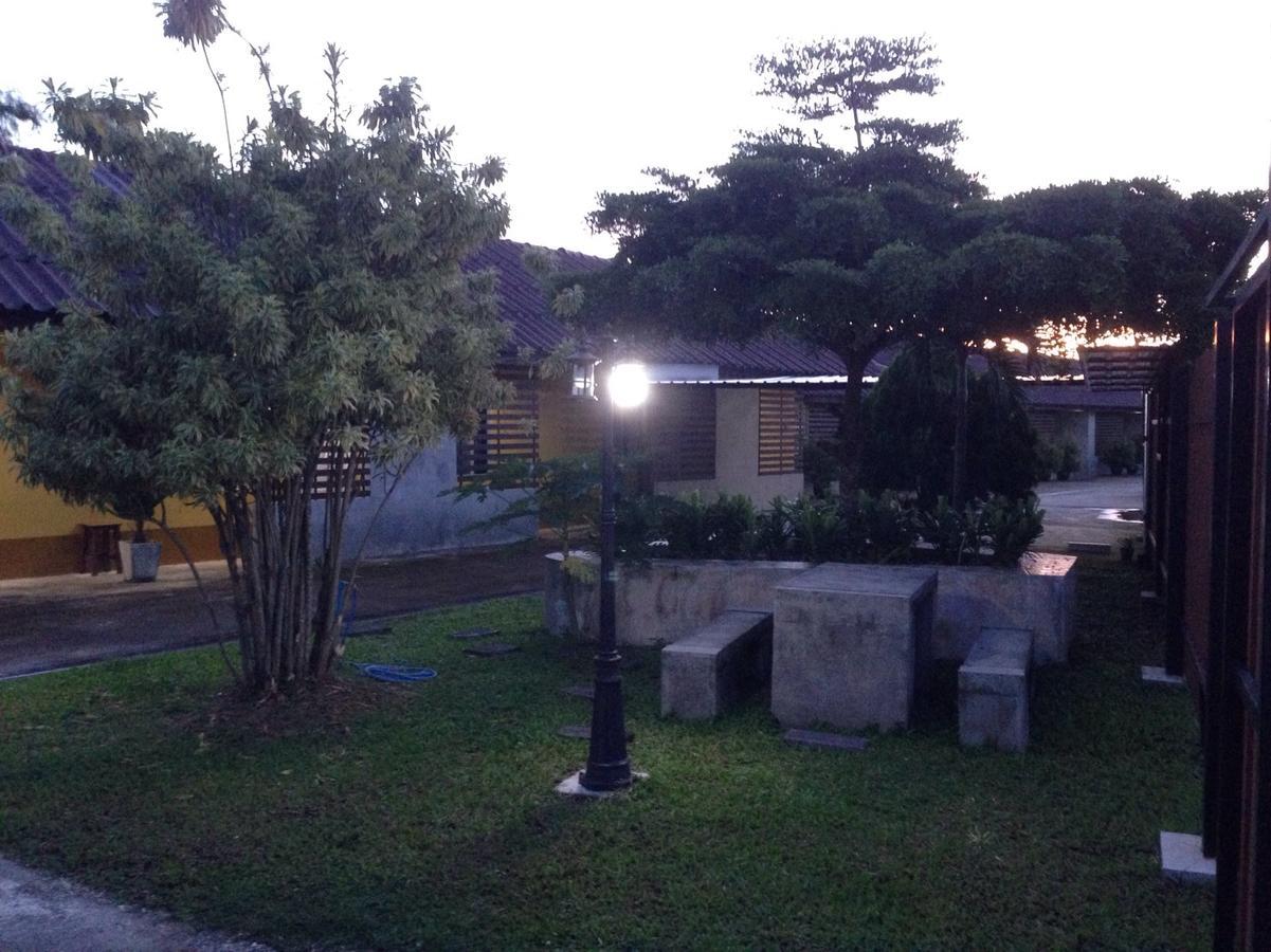 Rada Phan Ban Pa Ruak Exterior photo